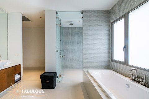Penthouse in Pa Klok, Thailand 2 bedrooms № 179762 - photo 16