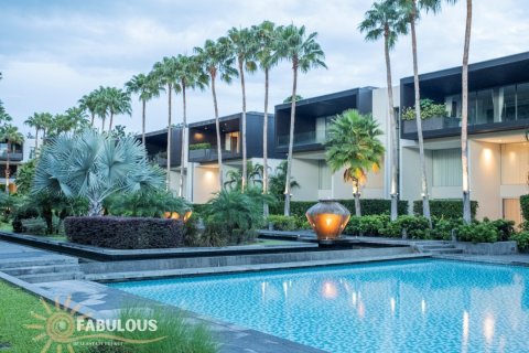 Penthouse in Pa Klok, Thailand 2 bedrooms № 179762 - photo 2