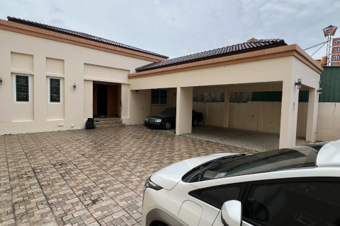 House in Phuket, Thailand 4 bedrooms № 159137 - photo 9