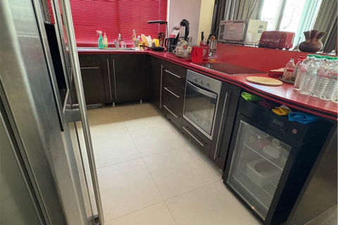 Condo in Bangkok, Thailand, 2 bedrooms  № 186450 - photo 5