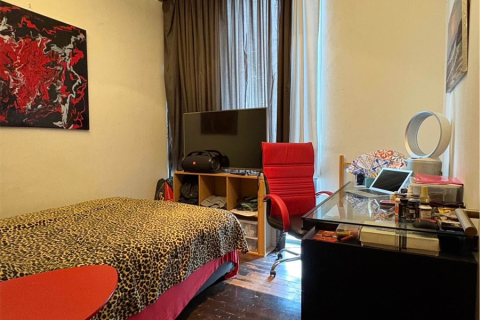 Condo in Bangkok, Thailand, 2 bedrooms  № 186450 - photo 1