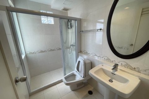 Condo à Sathon, Bangkok, Thaïlande, 2 chambres № 154979 - photo 16