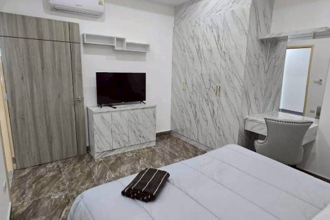 Villa in Pattaya, Thailand 5 bedrooms № 171969 - photo 6