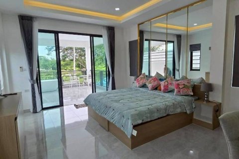 Villa in Pattaya, Thailand 5 bedrooms № 171969 - photo 3