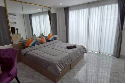 Villa in Pattaya, Thailand 5 bedrooms № 171969 - photo 17