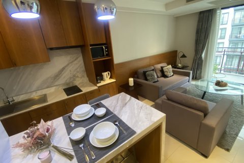 Кондоминиум с 2 спальнями в Дин Даенге, Бангкок, Таиланд № 171970 - фото 1