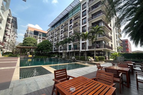 Кондоминиум с 2 спальнями в Дин Даенге, Бангкок, Таиланд № 171970 - фото 5