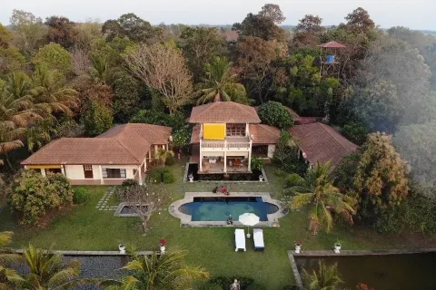 Villa in Surin, Thailand 6 bedrooms № 171972 - photo 1