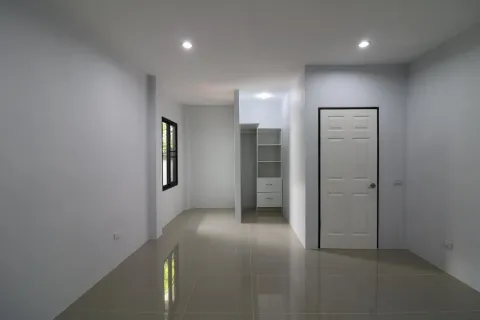 House in Udon Thani, Thailand 4 bedrooms № 164485 - photo 18