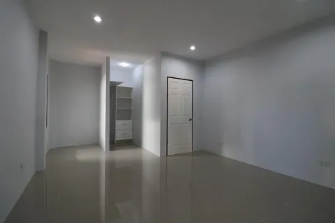 House in Udon Thani, Thailand 4 bedrooms № 164485 - photo 14