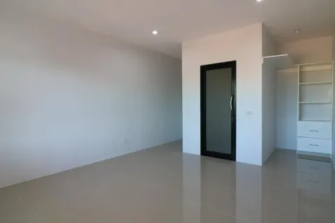 House in Udon Thani, Thailand 4 bedrooms № 164485 - photo 21