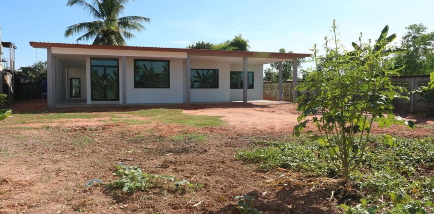 House in Udon Thani, Thailand 4 bedrooms № 164485