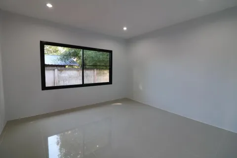 House in Udon Thani, Thailand 4 bedrooms № 164485 - photo 25
