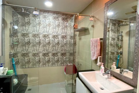 Penthouse à Yan Nawa, Bangkok, Thaïlande 3 chambres № 159627 - photo 19