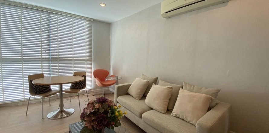 Студия в кондо в Ваттхане, Бангкок, Таиланд № 159626