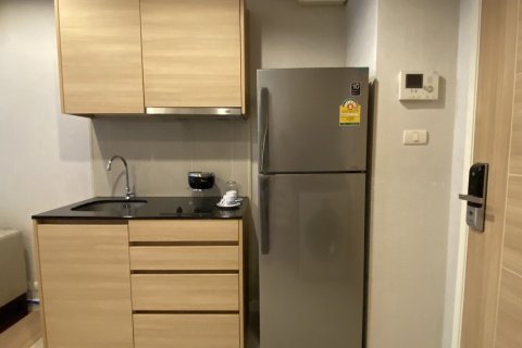 Студия в кондо в Ваттхане, Бангкок, Таиланд № 159626 - фото 16