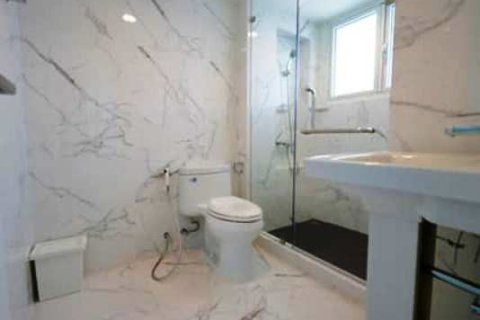 Condo in Watthana, Bangkok, Thailand, 3 bedrooms № 159625 - photo 8