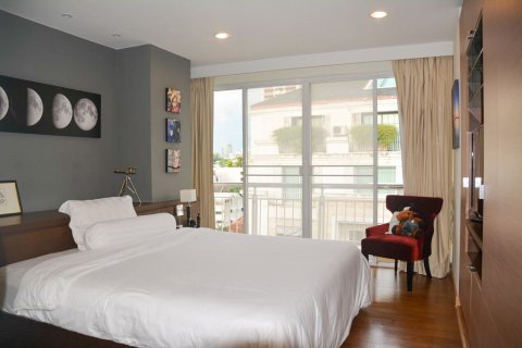 Condo in Watthana, Bangkok, Thailand, 3 bedrooms  № 159622 - photo 15