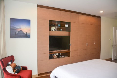 Condo in Watthana, Bangkok, Thailand, 3 bedrooms  № 159622 - photo 16