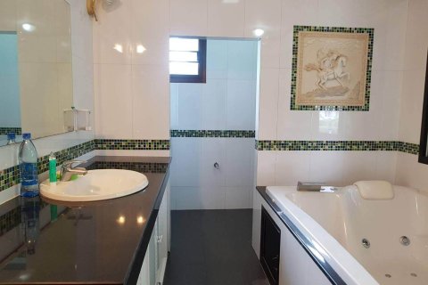 Вилла в Чиангмае, Таиланд с 3 спальнями № 155314 - фото 17