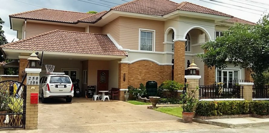 Дом в Чиангмае, Таиланд с 4 спальнями № 155311