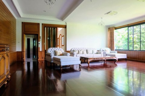 Villa in Chiang Mai, Thailand 4 bedrooms № 155312 - photo 9