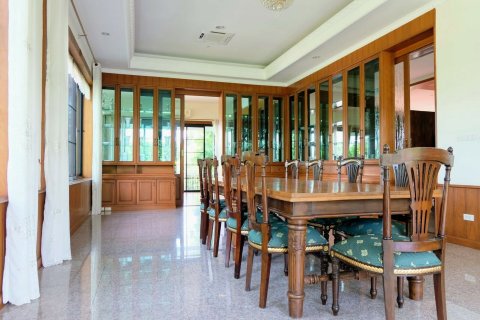 Villa in Chiang Mai, Thailand 4 bedrooms № 155312 - photo 14