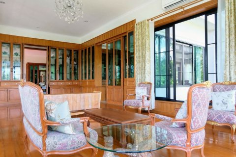 Villa in Chiang Mai, Thailand 4 bedrooms № 155313 - photo 15