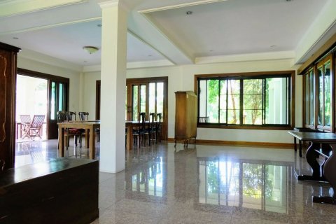 Villa in Chiang Mai, Thailand 4 bedrooms № 155313 - photo 12