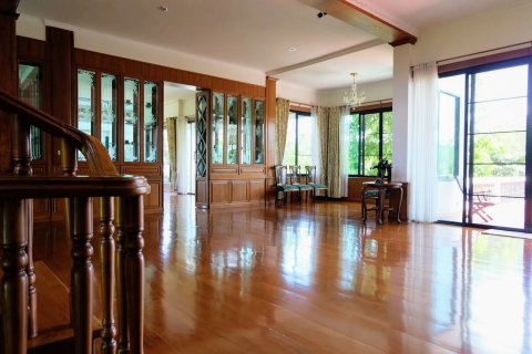 Villa in Chiang Mai, Thailand 4 bedrooms № 155313 - photo 18