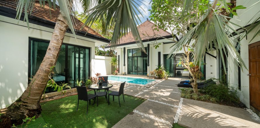 Villa in Phuket, Thailand 4 bedrooms № 160769