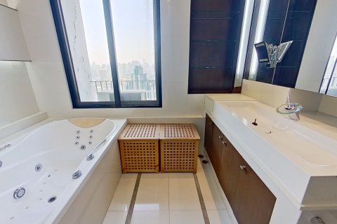 Condo in Watthana, Bangkok, Thailand, 3 bedrooms  № 160766 - photo 5