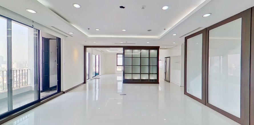 Condo in Watthana, Bangkok, Thailand, 3 bedrooms  № 160766