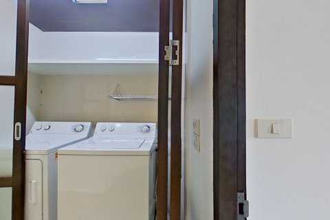 Condo in Watthana, Bangkok, Thailand, 3 bedrooms  № 160766 - photo 4