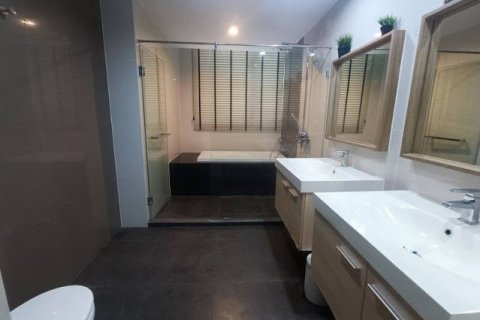 Condo in Huai Khwang, Bangkok, Thailand, 4 bedrooms  № 160768 - photo 14