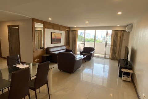 Condo in Watthana, Bangkok, Thailand, 3 bedrooms  № 160767 - photo 4