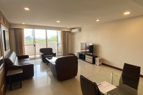 Condo in Watthana, Bangkok, Thailand, 3 bedrooms  № 160767 - photo 2