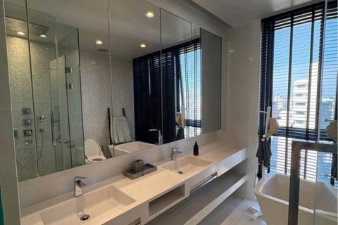 Condo à Bangkok, Thaïlande, 2 chambres  № 152567 - photo 10