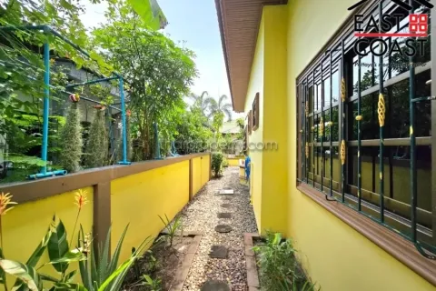 Casa de 3 dormitorios en Pattaya, Tailandia № 213481 - foto 9