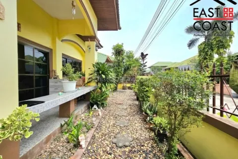 Casa de 3 dormitorios en Pattaya, Tailandia № 213481 - foto 7