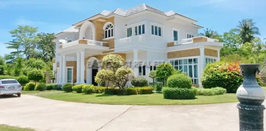 Casa de 7 dormitorios en Pattaya, Tailandia № 213480