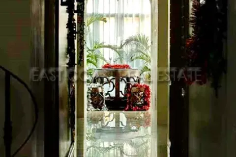 Casa de 7 dormitorios en Pattaya, Tailandia № 213480 - foto 7