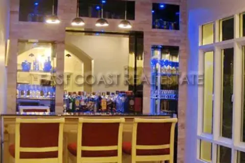Casa de 7 dormitorios en Pattaya, Tailandia № 213480 - foto 12