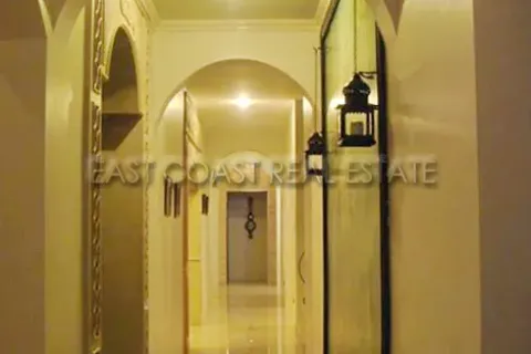 Casa de 7 dormitorios en Pattaya, Tailandia № 213480 - foto 4