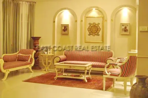 Casa de 7 dormitorios en Pattaya, Tailandia № 213480 - foto 9