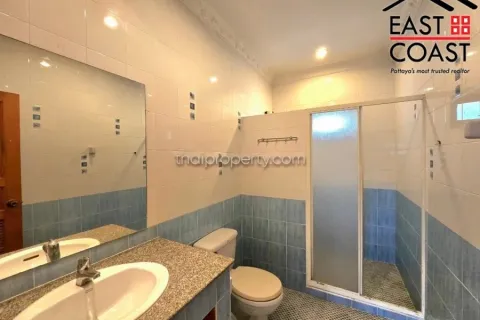 Casa de 3 dormitorios en Pattaya, Tailandia № 213483 - foto 17