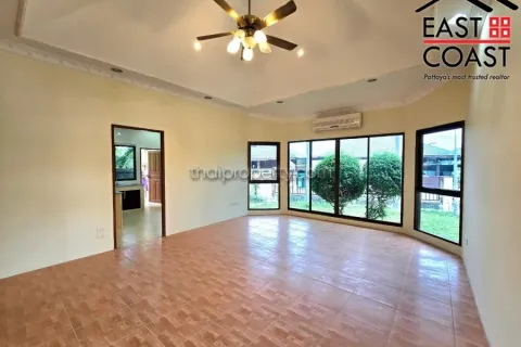 Casa de 3 dormitorios en Pattaya, Tailandia № 213483 - foto 15