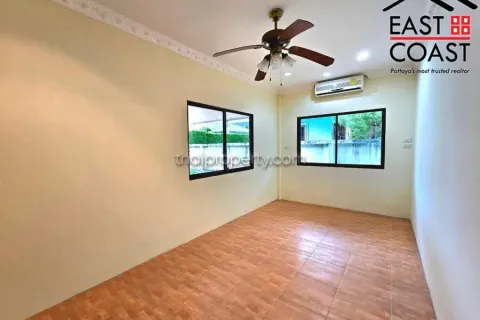 Casa de 3 dormitorios en Pattaya, Tailandia № 213483 - foto 16