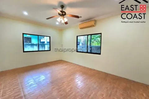 Casa de 3 dormitorios en Pattaya, Tailandia № 213483 - foto 18
