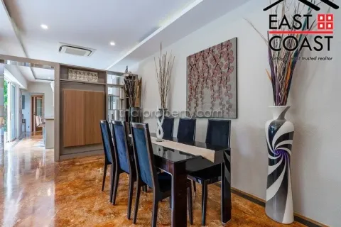 Casa de 4 dormitorios en Pattaya, Tailandia № 213659 - foto 14